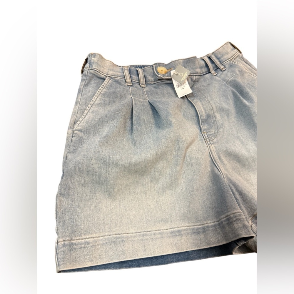 NWT UpWest Shorts Womens Small Pleated Blue Denim Stretch 3" Inseam - Picture 3 of 6